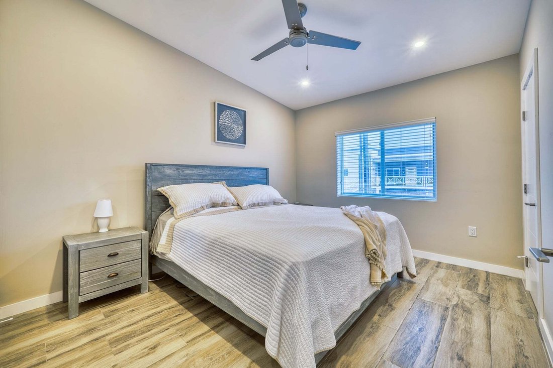Condo in George Town, George Town, Cayman Islands 5 - 18065153