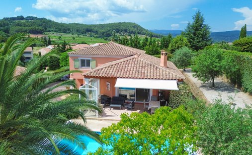 House in Les Freres-Les Cancades-Les Ginestes, Le Beausset, France 1