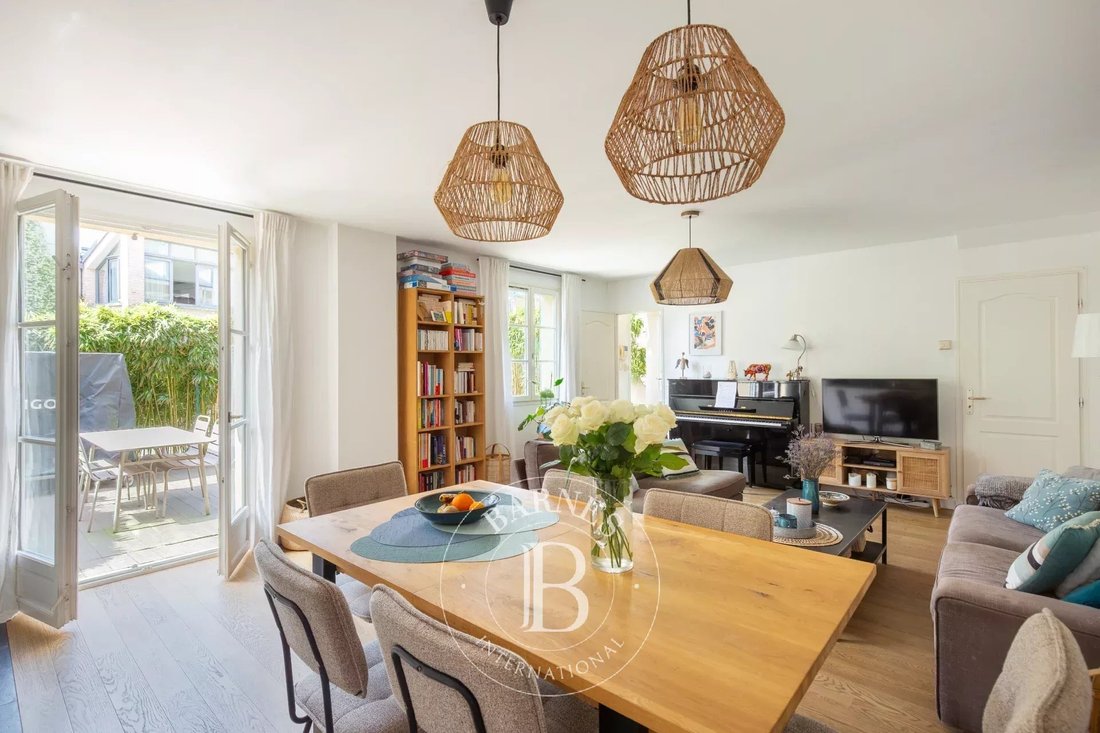 House in Saint-Germain-en-Laye, Ile-de-France, France 2 - 18064596