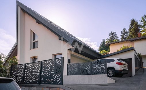 House in Log pri Brezovici, Vrhnika, Slovenia 1