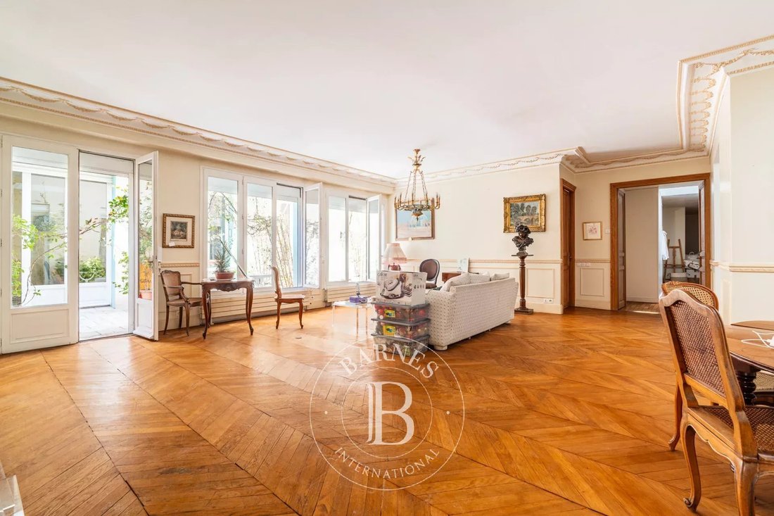 Apartment in Chaillot, Paris 16e Arrondissement, Paris 2 - 18063021
