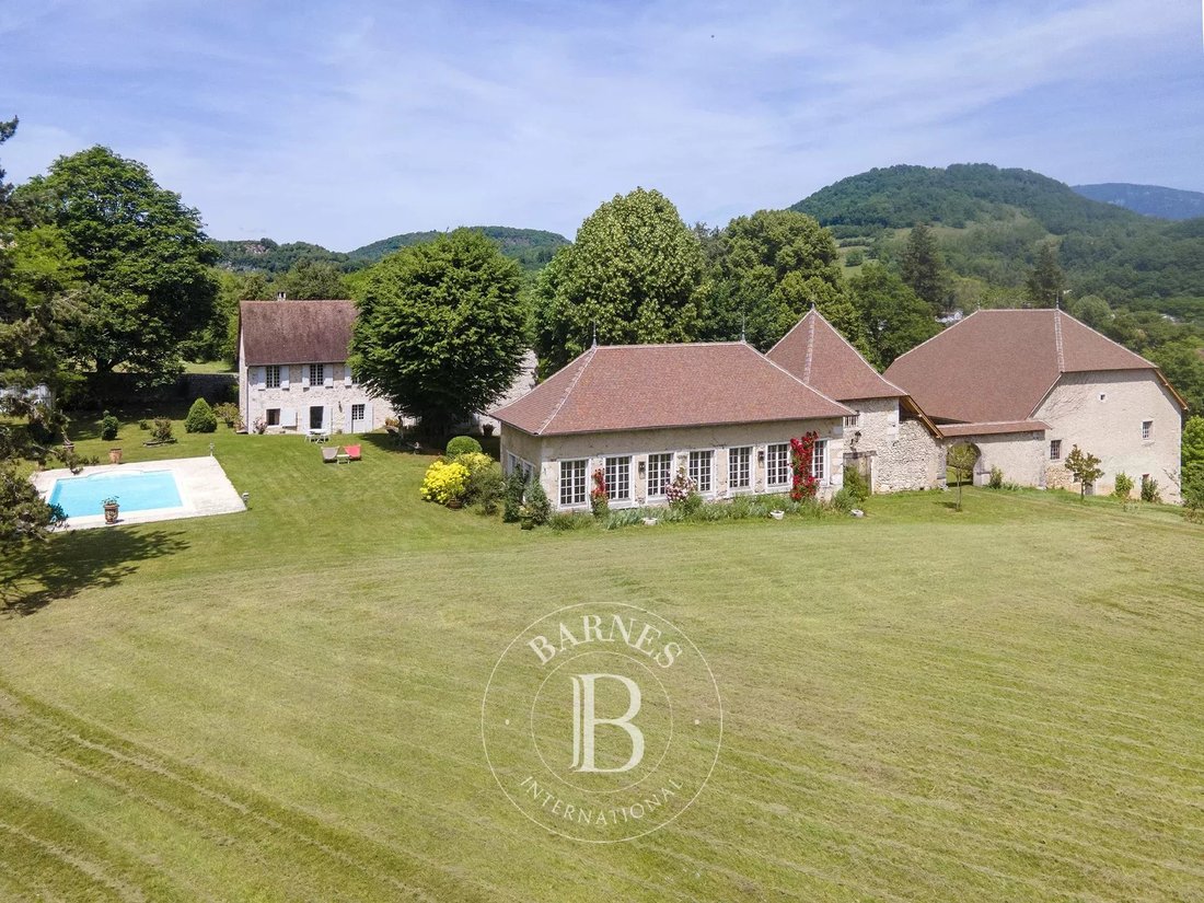 Estate in Chazey-Bons, Auvergne-Rhône-Alpes, France 2 - 18064649
