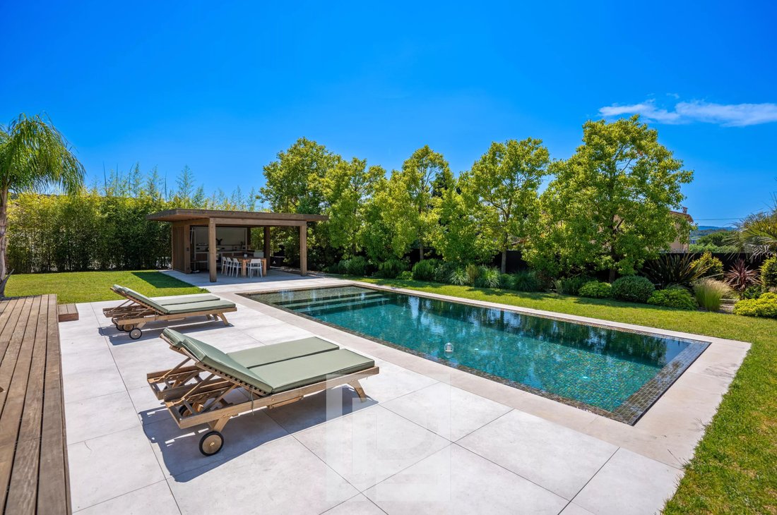 Villa in Mougins, Provence-Alpes-Côte d'Azur, France 2 - 18064496