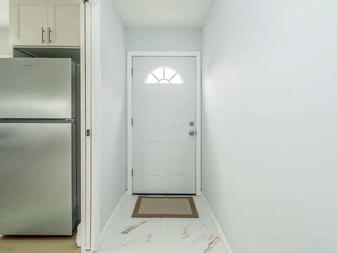 House in Levittown, New York, United States 3 - 18062424