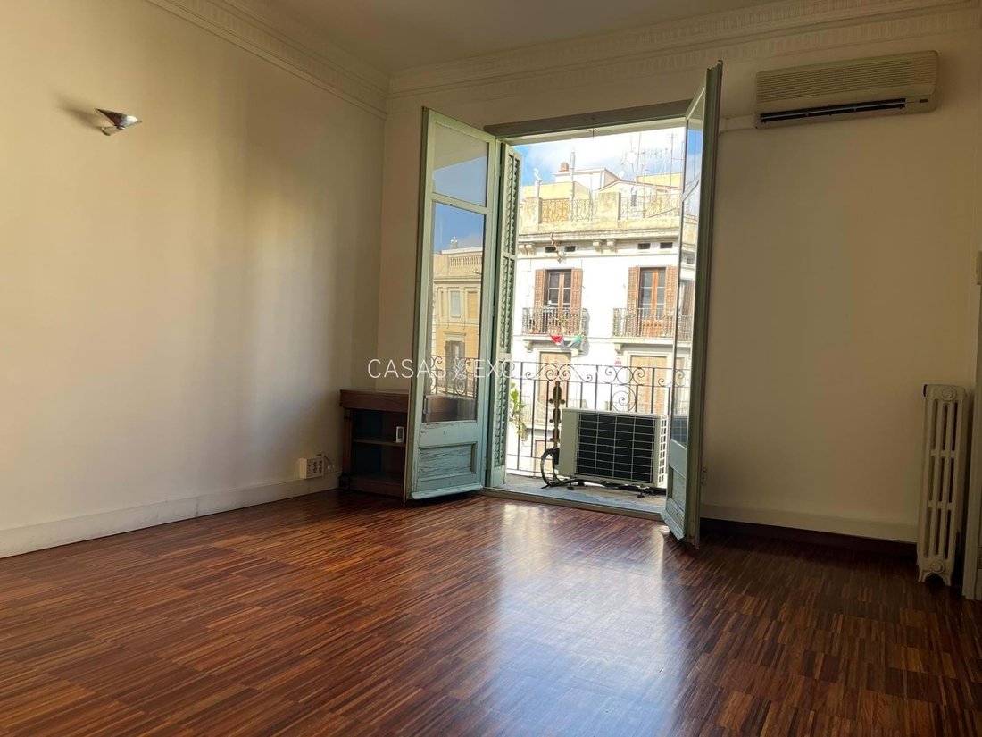 Apartment in Eixample, Barcelona, Spain 5 - 17931648