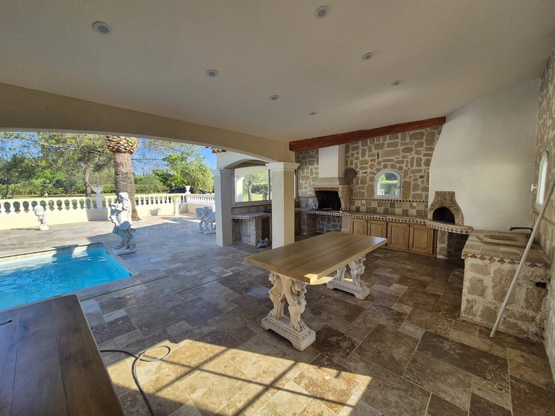 Villa in Le Cannet-des-Maures, Provence-Alpes-Côte d'Azur, Frankreich 4 - 15452573