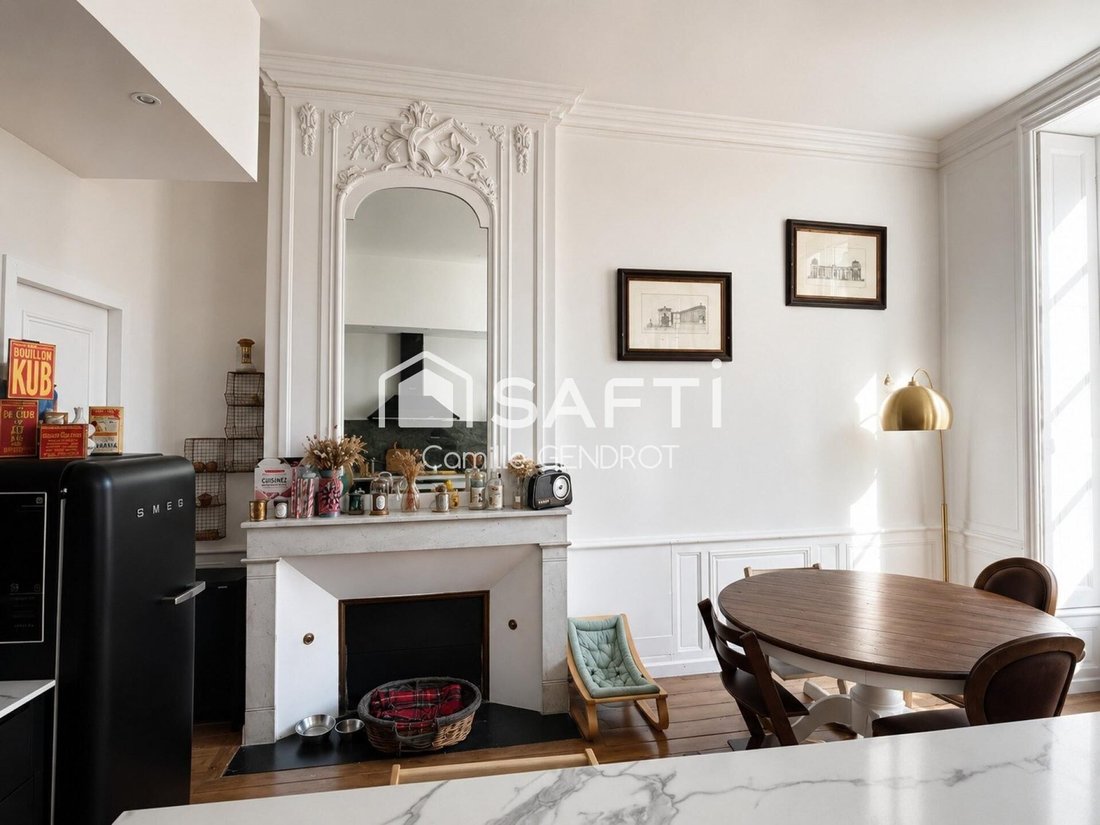 Apartment in Hôtel de Ville-Quinconce-Saint Seurin-Fondaudège, Bordeaux, France 2 - 17992632