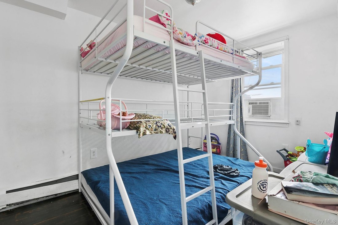 House in New York, New York, United States 4 - 17939641