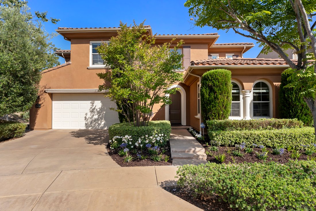 Rancho Santa Fe, California, United States 3 - 18061110