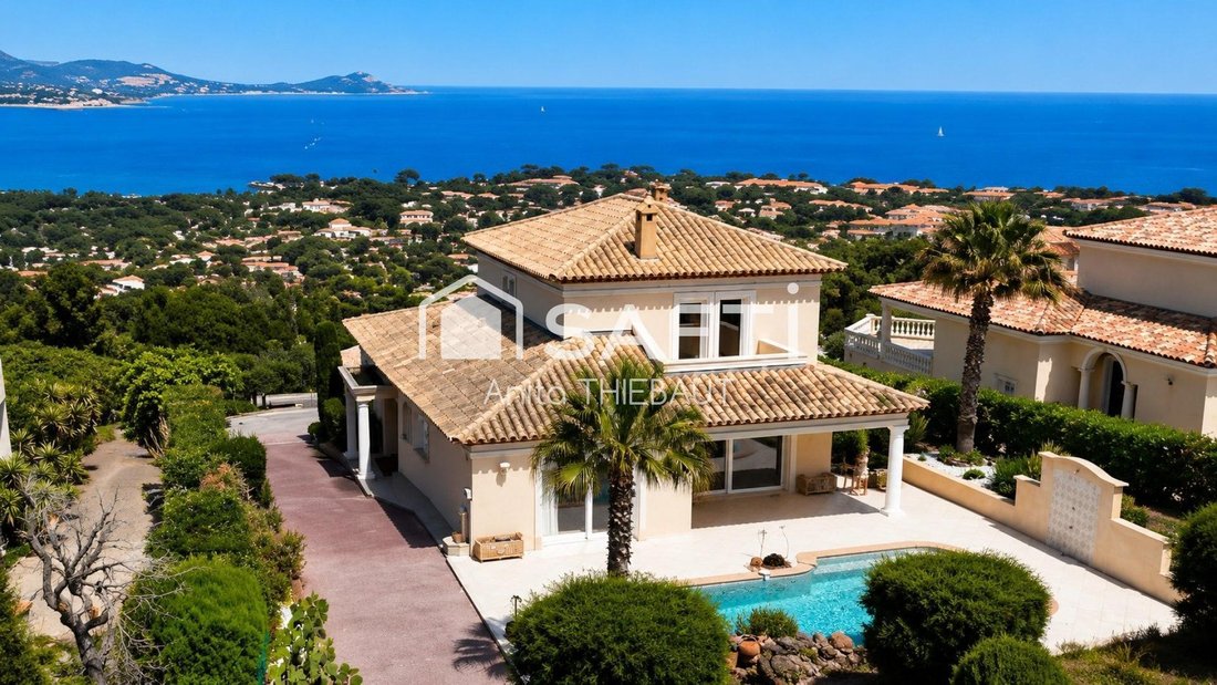 House in Frejus, Provence-Alpes-Côte d'Azur, France 1 - 18062426