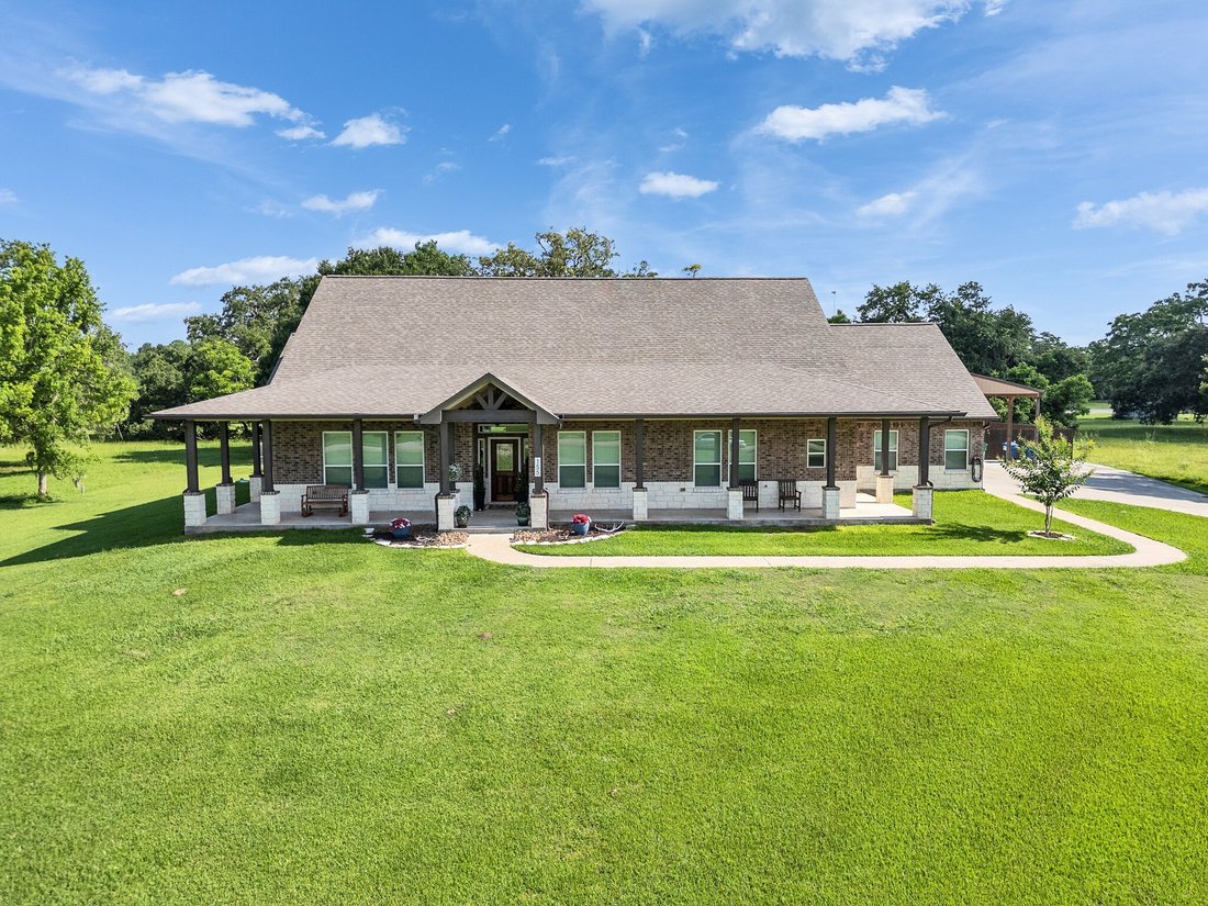 House in Angleton, Texas, United States 1 - 16689672