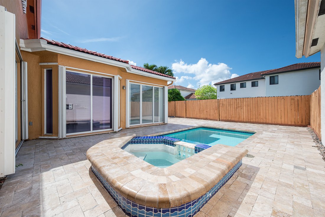 House in Miami, Florida, United States 5 - 18064206
