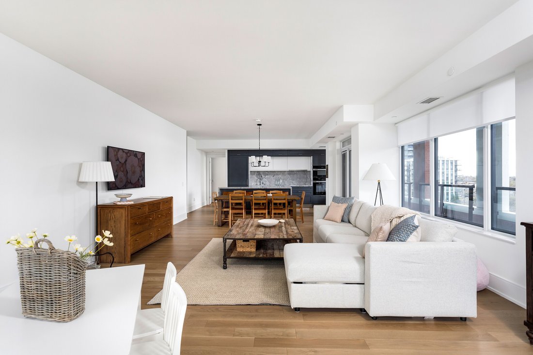 Condo in Toronto, Ontario, Canada 1 - 18061984