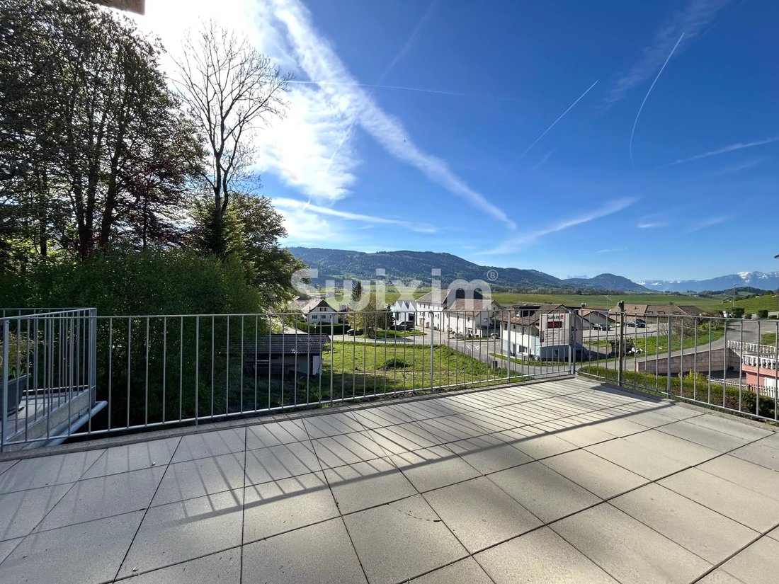 Exclusive! Beautiful Penthouse With A Clear View Of The Mountains!