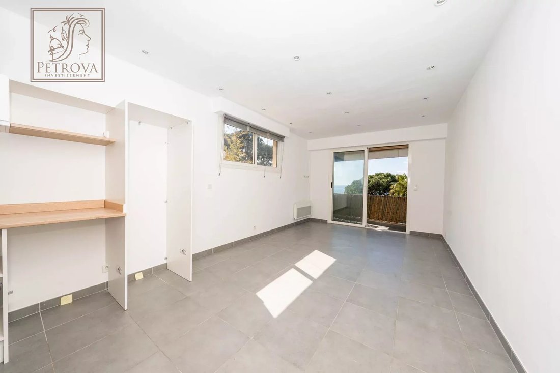 Apartment in Mont Boron, Nice, Provence-Alpes-Côte d'Azur 4 - 18064665