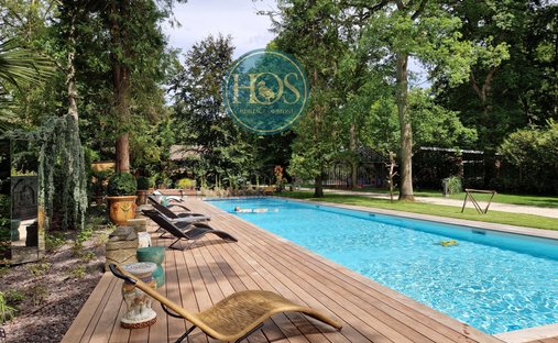 Villa à Ouest, Lamorlaye, France 1