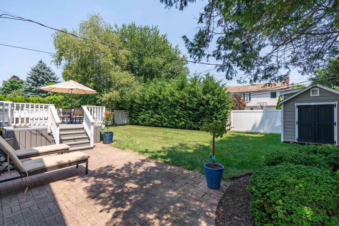 House in Syosset, New York, United States 5 - 18062517