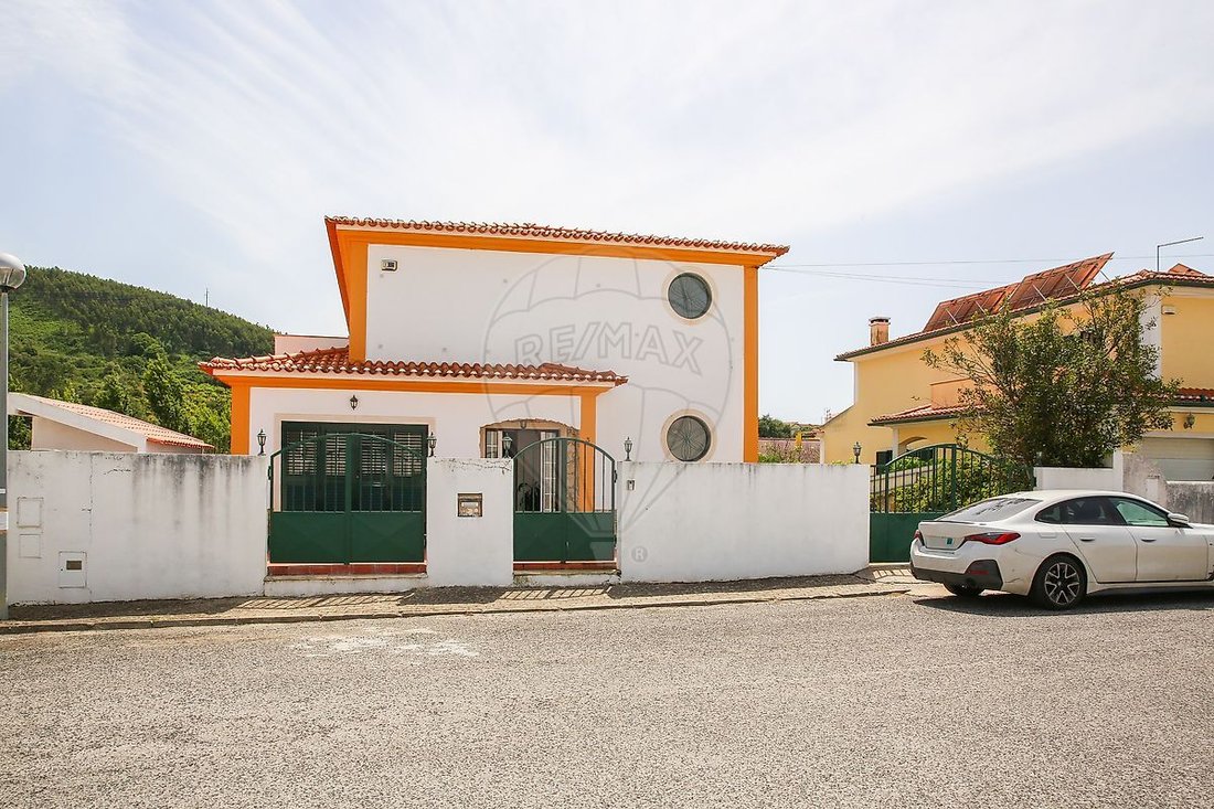 House in Malveira e Sao Miguel de Alcainca, Lisbon, Portugal 2 - 18064383
