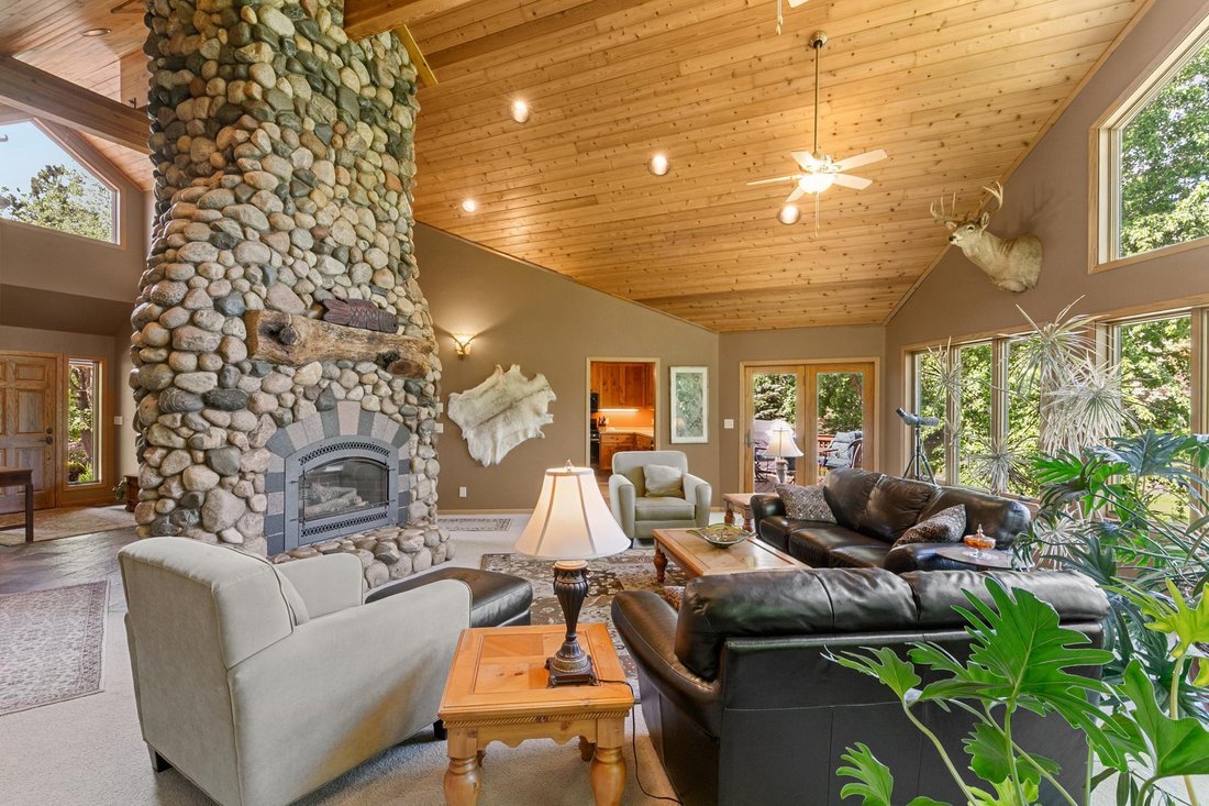 House in Circle Pines, Minnesota, United States 1 - 18061754
