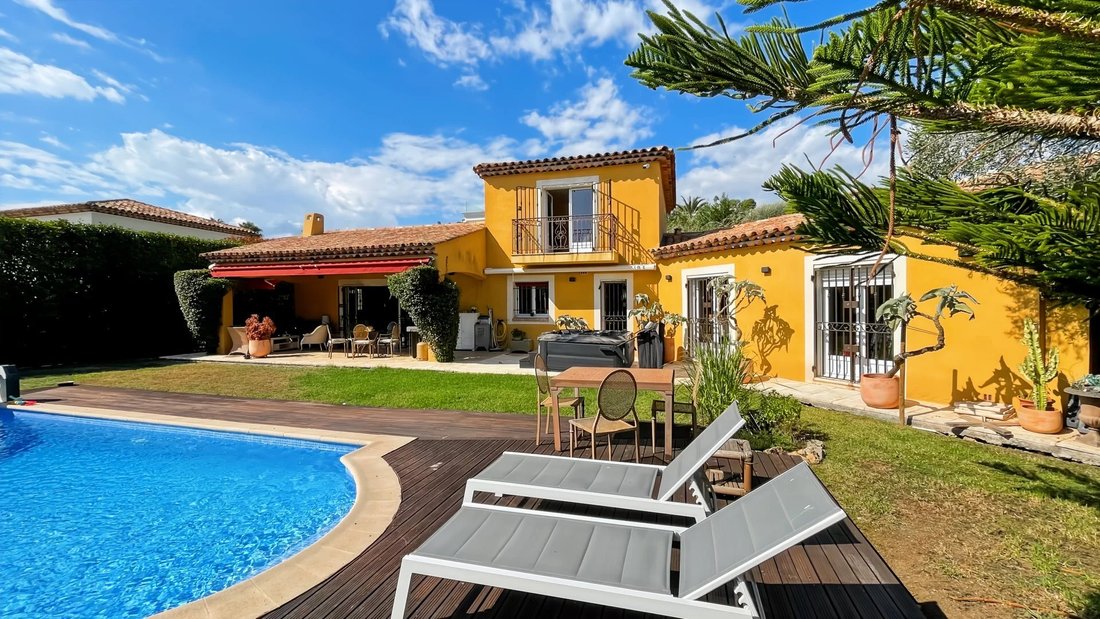 House in Brusquet-Retenaou-Devens, Vallauris, France 2 - 18064782