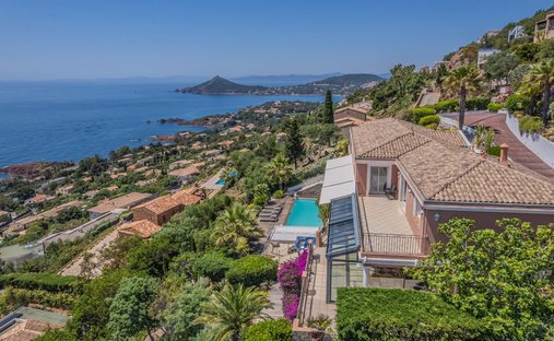 Villa in Centre ville, Saint-Raphaël, France 1