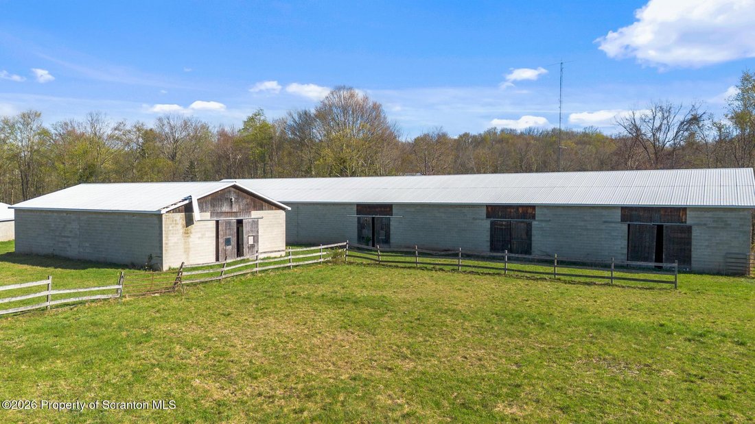 House in Waymart, Pennsylvania, United States 5 - 17380233