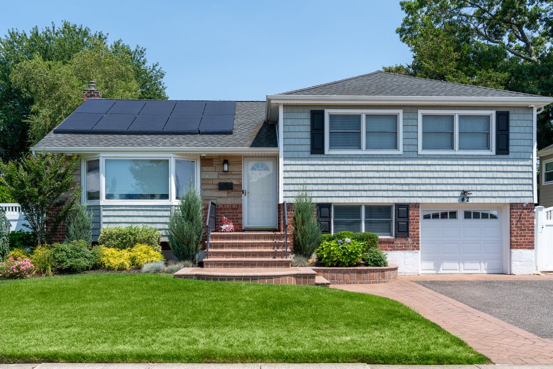 House in Syosset, New York, United States 2 - 18062517