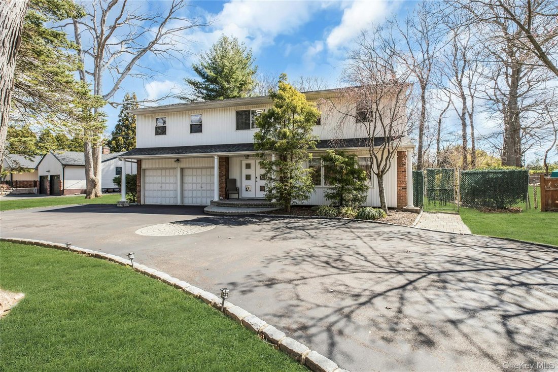 House in Plainview, New York, United States 2 - 17918096