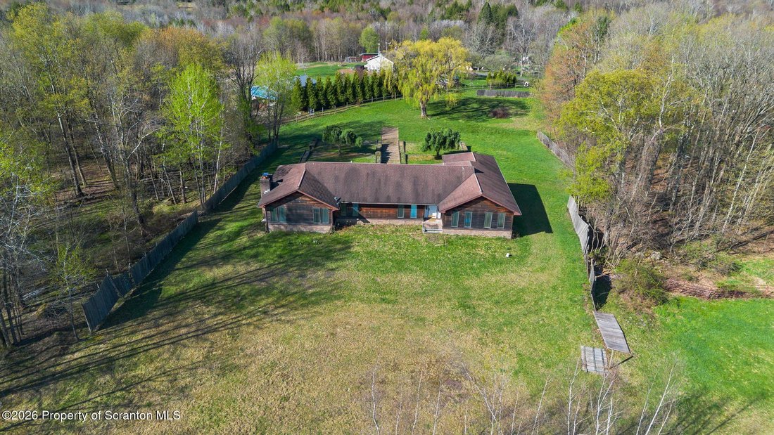 House in Waymart, Pennsylvania, United States 3 - 17380233