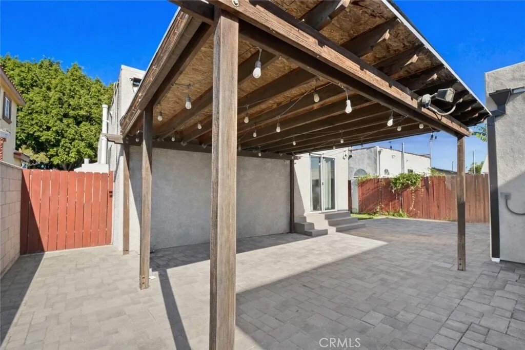 Los Angeles, California, United States 3 - 16965999