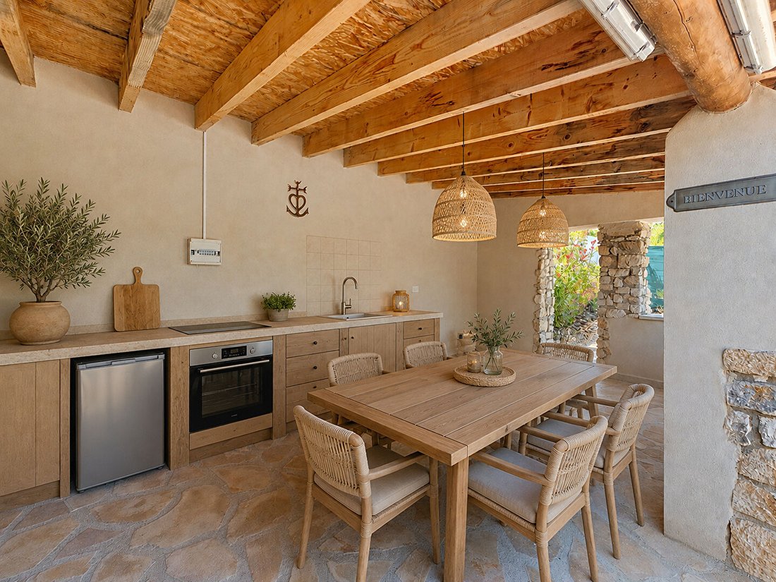 Villa in Mas-Blanc-des-Alpilles, Provence-Alpes-Côte d'Azur, France 4 - 18061490
