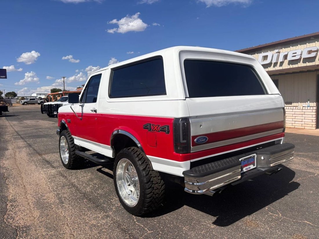 Suv in Wolfforth, TX, United States 3 - 17970871