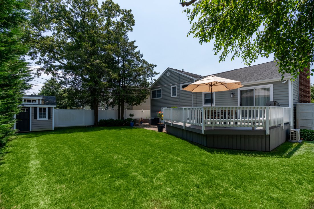 House in Syosset, New York, United States 4 - 18062517