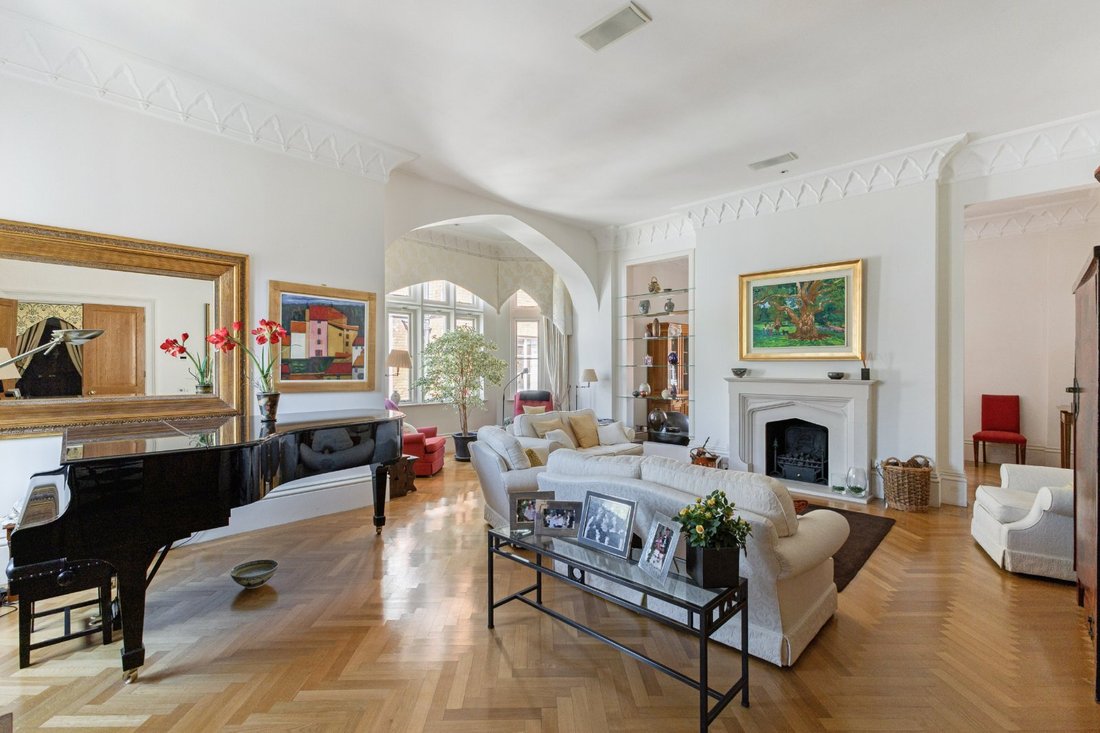 Apartment in South Kensington, Kensington And Chelsea, England 1 - 18063042
