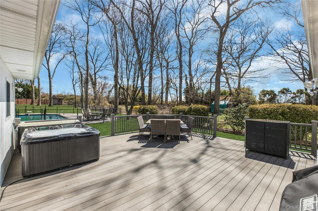 House in Plainview, New York, United States 3 - 17918096