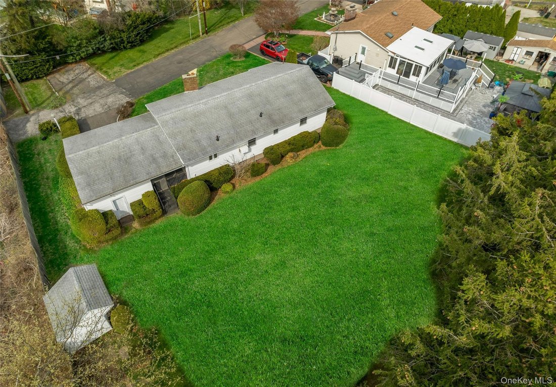 House in Hicksville, New York, United States 5 - 17712918
