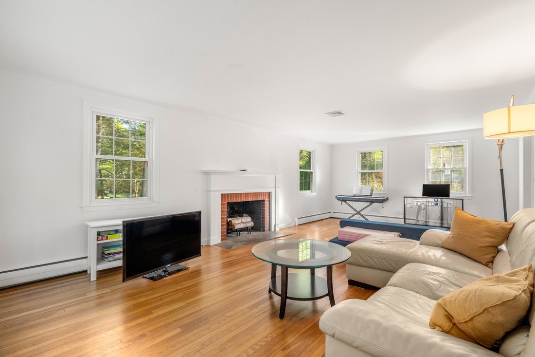 House in Weston, Massachusetts, United States 5 - 18063680