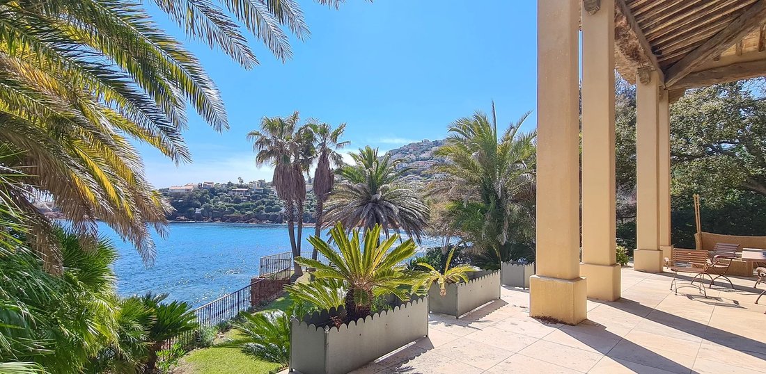 Villa in Le Dramont-Agay-Anthéor-Le Trayas, Saint-Raphaël, France 4 - 18064654