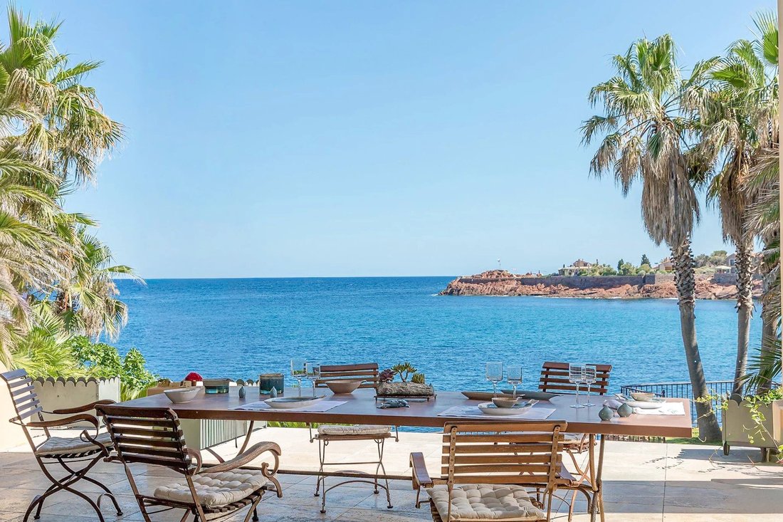 Villa in Le Dramont-Agay-Anthéor-Le Trayas, Saint-Raphaël, France 1 - 18064654