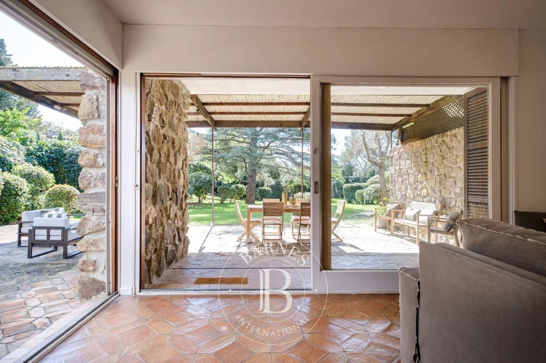 Villa in Grimaud, Provence-Alpes-Côte d'Azur, France 5 - 17407455