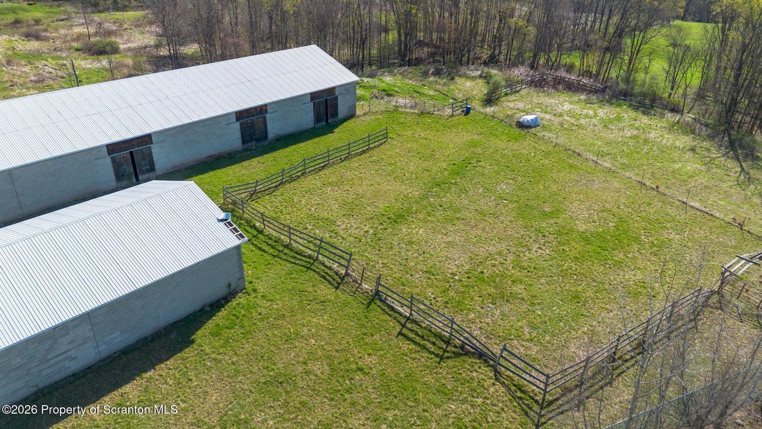 House in Waymart, Pennsylvania, United States 4 - 17380233