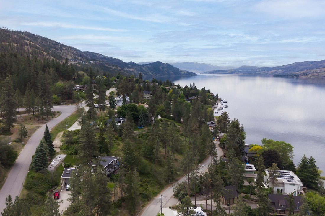 Land in Kelowna, British Columbia, Canada 1 - 14249248