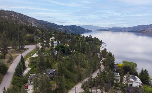 Terreno a Kelowna, Columbia Britannica, Canada 1