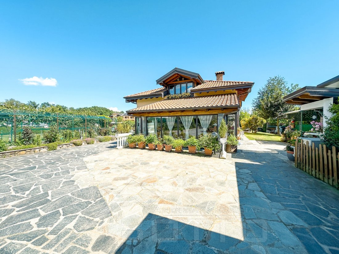 Villa in Cecca-Agagliate, Piedmont, Italy 2 - 18062910