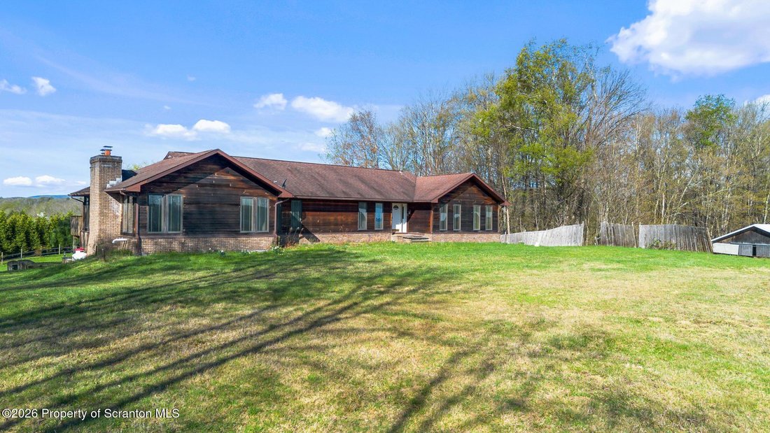 House in Waymart, Pennsylvania, United States 2 - 17380233