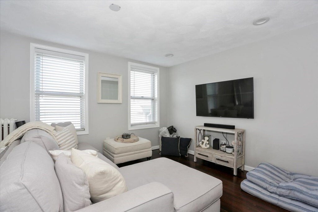 Condo in Winthrop, Massachusetts, United States 2 - 18063801
