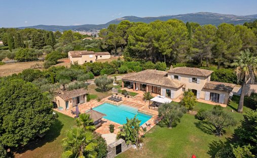 House in Les Indes les-Groulles, Mouans-Sartoux, France 1