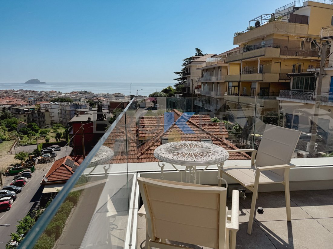Apartment in Western Hill, Alassio, Liguria 2 - 18063722