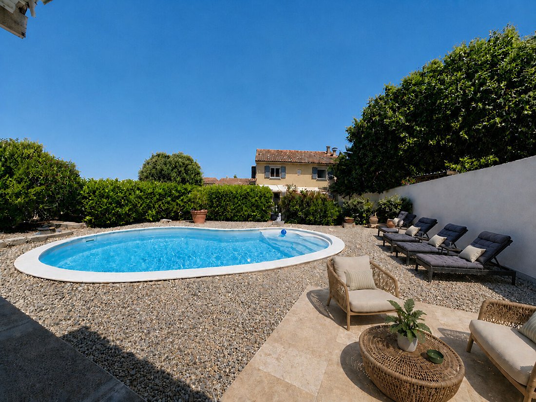 Villa in Mas-Blanc-des-Alpilles, Provence-Alpes-Côte d'Azur, France 1 - 18061490