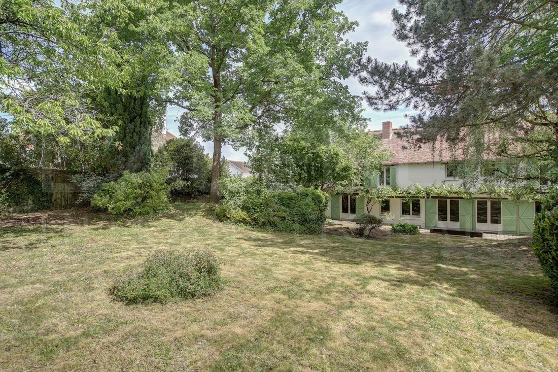 House in Orgeval, Ile-de-France, France 2 - 18064052